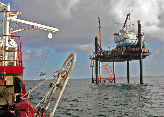 Wade_OilRig While there are many oil rigs in the Gulf of Mexico, this study’s research indicates that most rigs operate without incidence. (Photo by Steve DiMarco)
