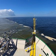 RiverOceanMeet_slider View from the RV Walton Smith where the ocean and freshwater from the Mississippi River meet. Photo by Tamay Ozgokmen.